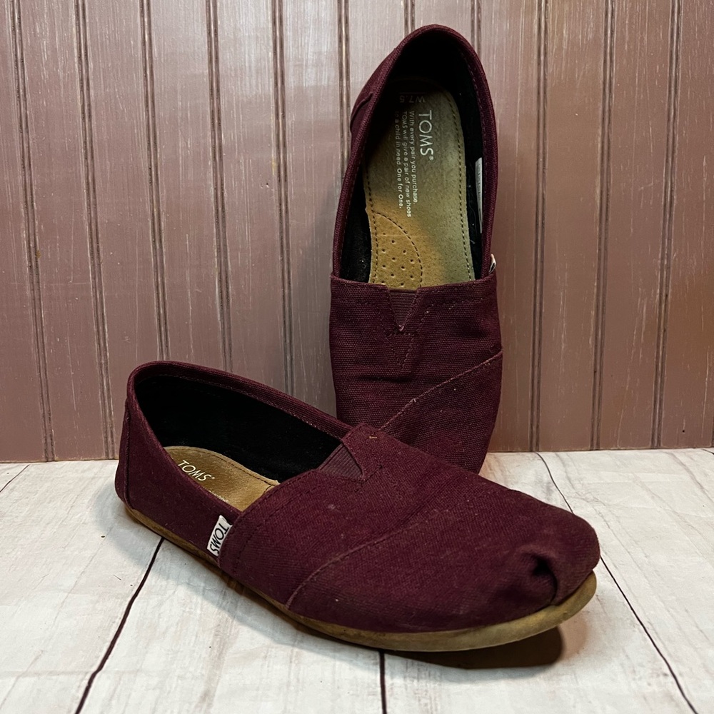 Women’s Toms